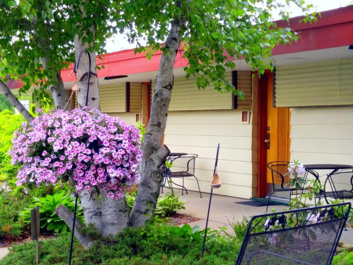 The Usonian Inn Llc Spring Green Exterior photo